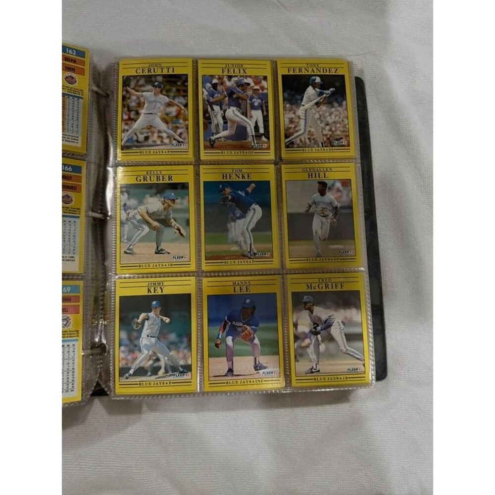 Fleer ’91 Sports Card Collection Binder – Baseball Cards - Picture 8 of 11